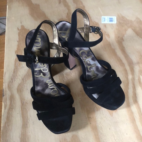 Sam Edelman Shoes - Sam Edelman size 7 black velvet platforms